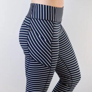 ATHLETA Navy Stripe Contender 7/8 Tight - XL